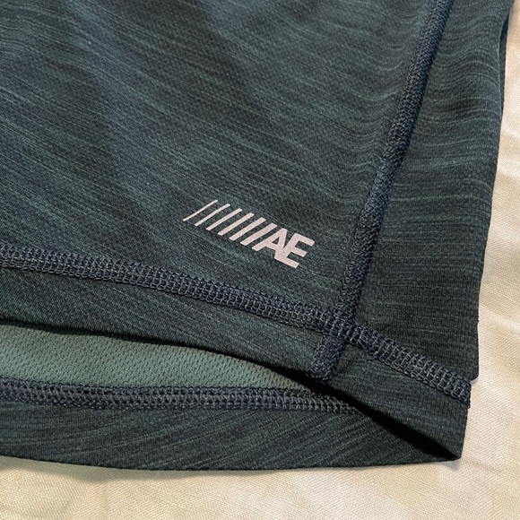 American Eagle Outfitters Men’s Active Crew Neck Shirt Size XS in Dark Green - Picture 4 of 4